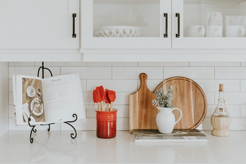 tips and tricks to organizing pantry products