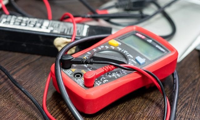Multimeter for resistance measurement