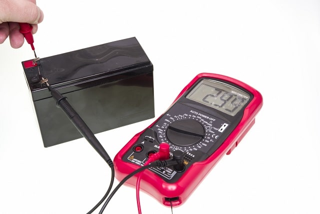 Multimeter for battery testing